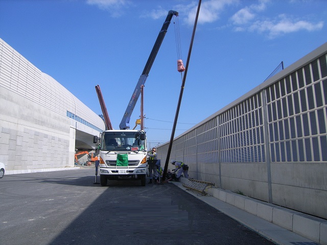 大阪北道路　枚方・交野北地区道路照明設備工事